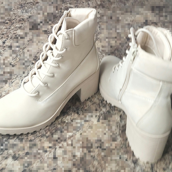 Women's Qupid Cream Lace Up / Combat Style Boots New-No Box (Never Worn) - Picture 5 of 5